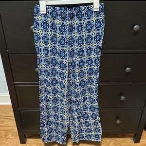 Fun printed flowy pants!